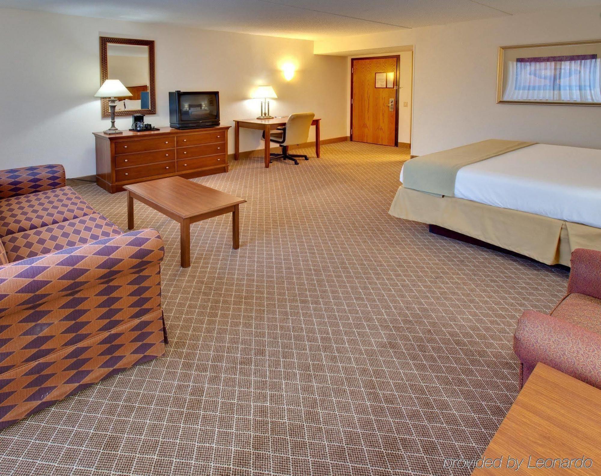 Holiday Inn Express Chicago Nw - Arlington Heights By Ihg Rum bild
